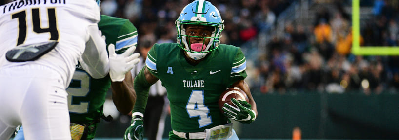 College Football Week 13 Odds, Picks & Predictions: Tulane vs. Cincinnati (Friday)